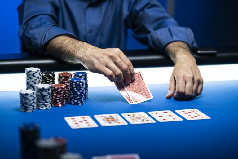Un programme d’IA remporte un autre tournoi de poker contre des joueurs humains