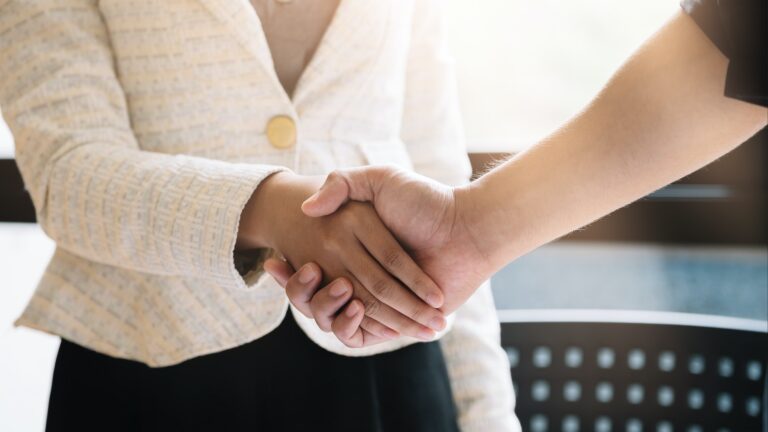 Acquisition de clients B2B : 5 stratégies pour réussir en 2023