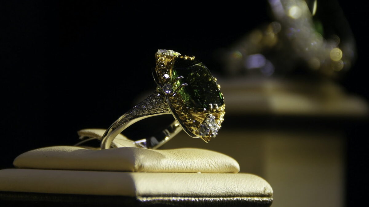 - 1 Nettoyer un bijou en or, argent ou fantaisie : Comment faire ?