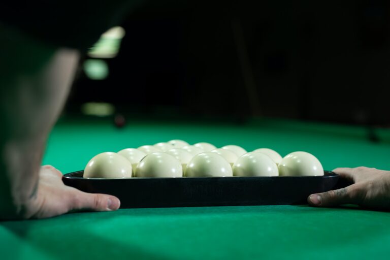 - 13 Comment placer les billes dans le triangle d’un billard ?