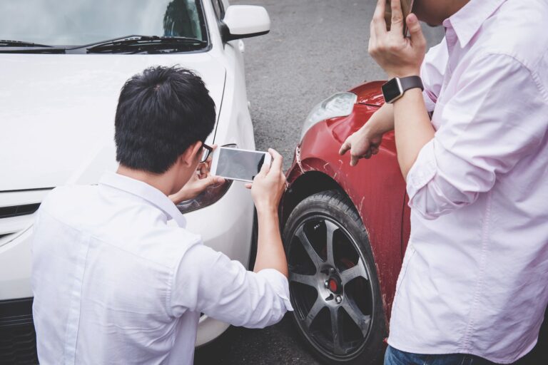 Protéger vos intérêts : le rôle des avocats en cas d&rsquo;accident de voiture