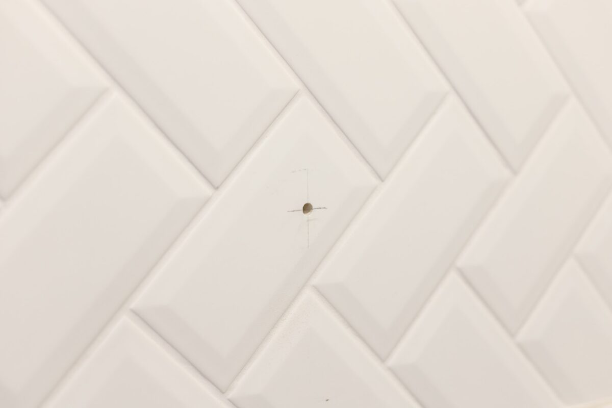 Comment percer dans le carrelage et le carreau ? Explications