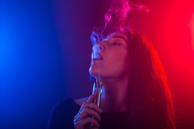 - 39 Combien coûte une cigarette électronique ? A l’usage ?