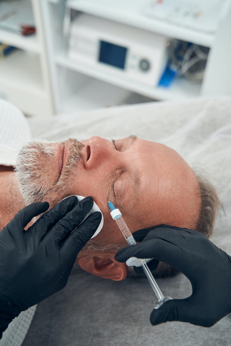 Une peau plus jeune : les avantages des crèmes anti-âge