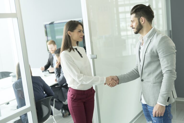 - 32 Comment la culture d’entreprise contribue au succès des affaires