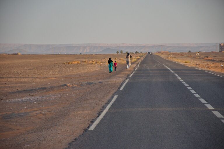 - 10 Découvrez le désert marocain à travers des circuits exceptionnels