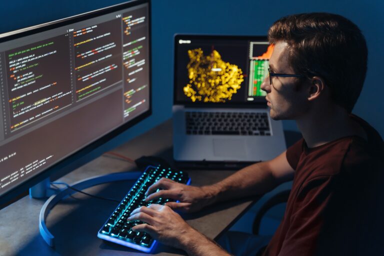 Que fait un développeur Web ? Métier, rôle, compétences, salaire