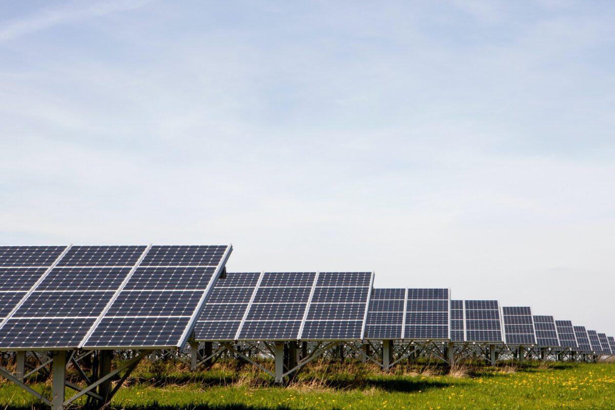 - 1 Énergie renouvelable : explorer les avantages et les avantages de l'énergie solaire