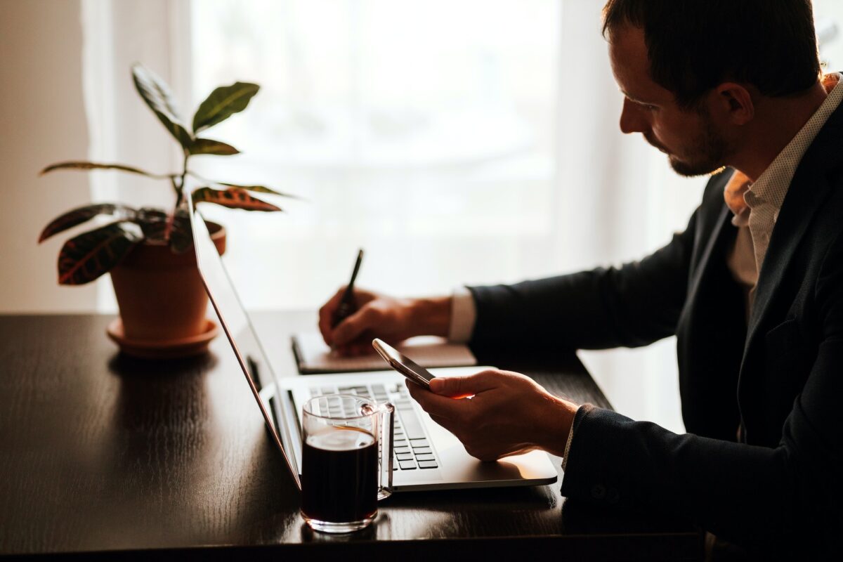 - 1 8 gadgets qui feront de votre téléphone presque tout
