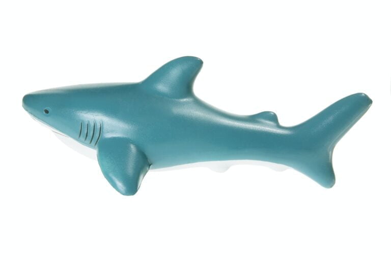 - 37 Le requin lutin (gobelin) : La terreur des profondeurs