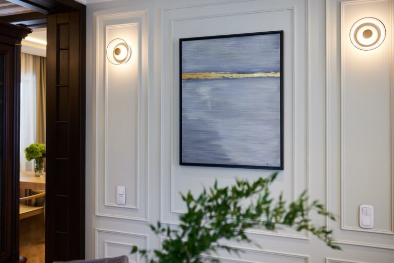 Comment décorer un grand mur de salon ?