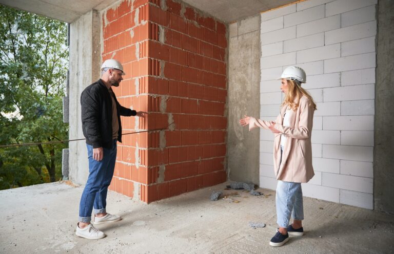Conseils pour travailler avec des constructeurs et des designers locaux