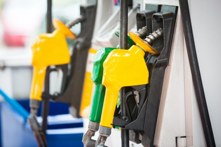 - 5 Essence pas chère : le top des applications pour trouver du carburant à un prix abordable !