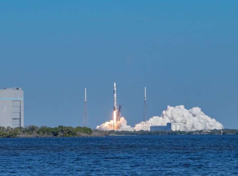 - 31 Starship : le gros lanceur de SpaceX décollera demain 17 avril dans sa configuration complète