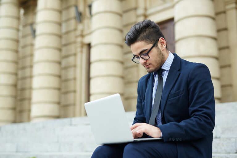 - 49 Conseils pour trouver du travail rapidement
