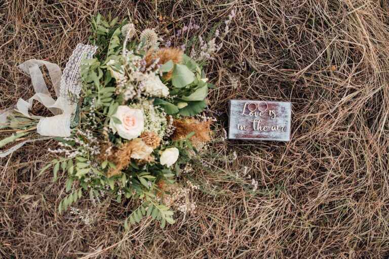 - 44 Les bouquets de mariage transforment votre grand jour