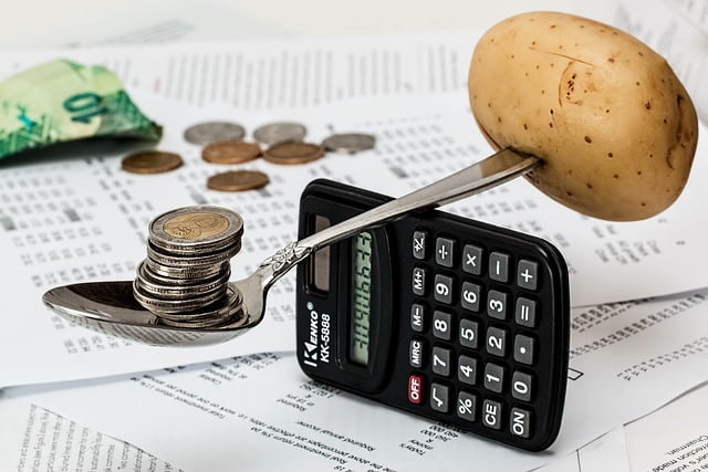 Économiser 10 000 euros en un an : astuces et conseils pratiques