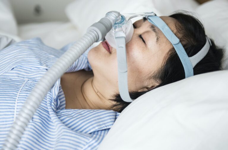 Signes d’apnée du sommeil : sautes d’humeur et maux de tête matinaux