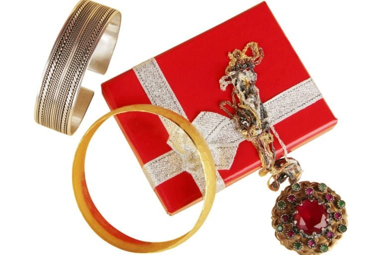 Comment nettoyer ses bijoux fantaisie efficacement ?