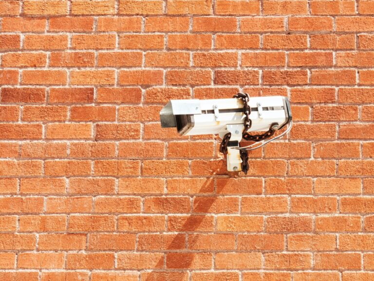 - 53 Pourquoi installer une caméra de surveillance dans sa maison ?