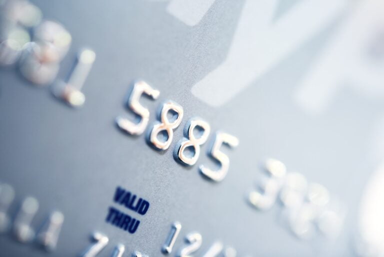 - 21 Comment configurer une carte bancaire dans Instagram ?