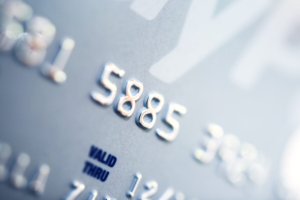 - 1 Comment configurer une carte bancaire dans Instagram ?