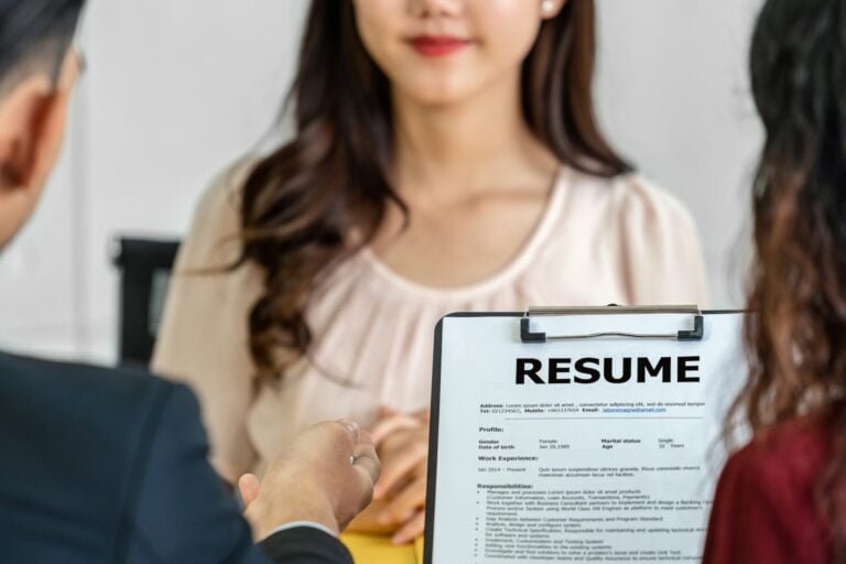 - 5 Réussir son CV vidéo : astuces et conseils.