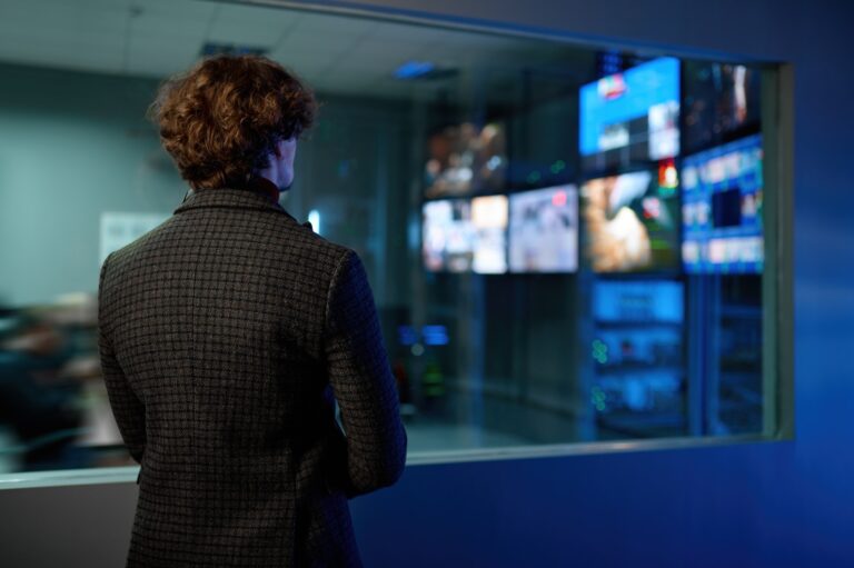 Pourquoi l’écran interactif est-il indispensable en salle de réunion ?