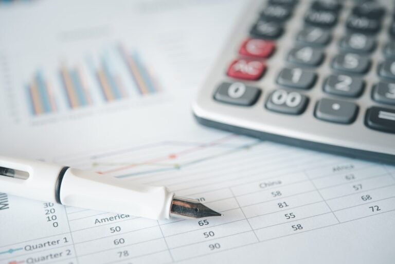 Comment réduire les frais bancaires pour les professionnels ?