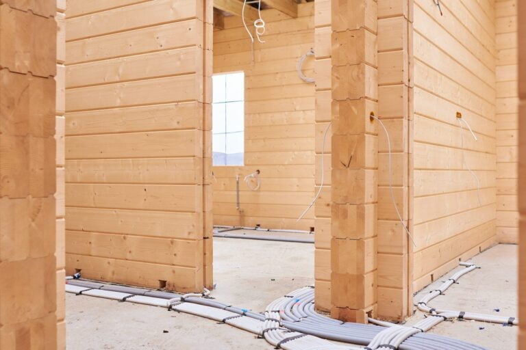 - 34 Points à considérer avant de construire une maison en bois