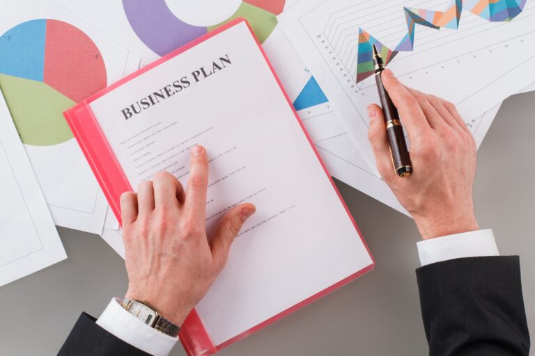 Tout ce qu’il faut savoir sur les notes de frais : définition, obligations et gestion