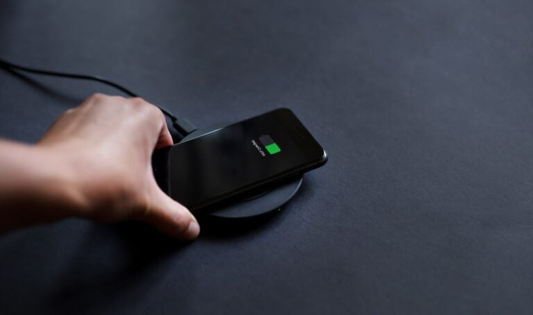 OnePlus prévoit la recharge sans fil pour ses modèles 2023