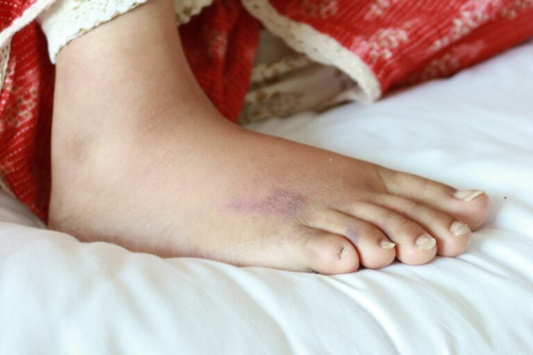 Comment augmenter ses revenus en vendant des photos de ses pieds : guide pour les femmes