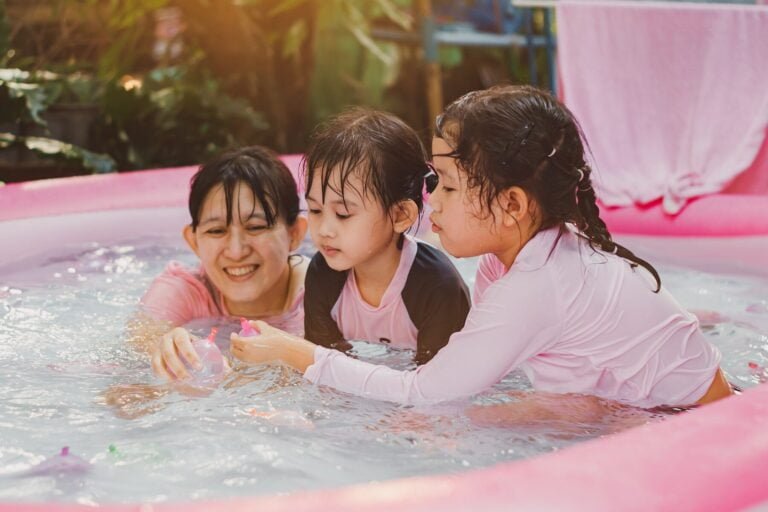 Les points positifs et négatifs d’avoir une piscine chez soi