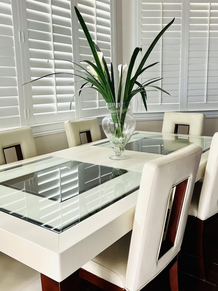 Table haute pour manger : qu&rsquo;est-ce que c&rsquo;est ?