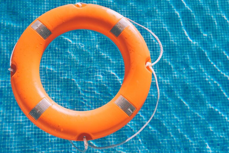 Sécuriser votre piscine avec un abri adapté