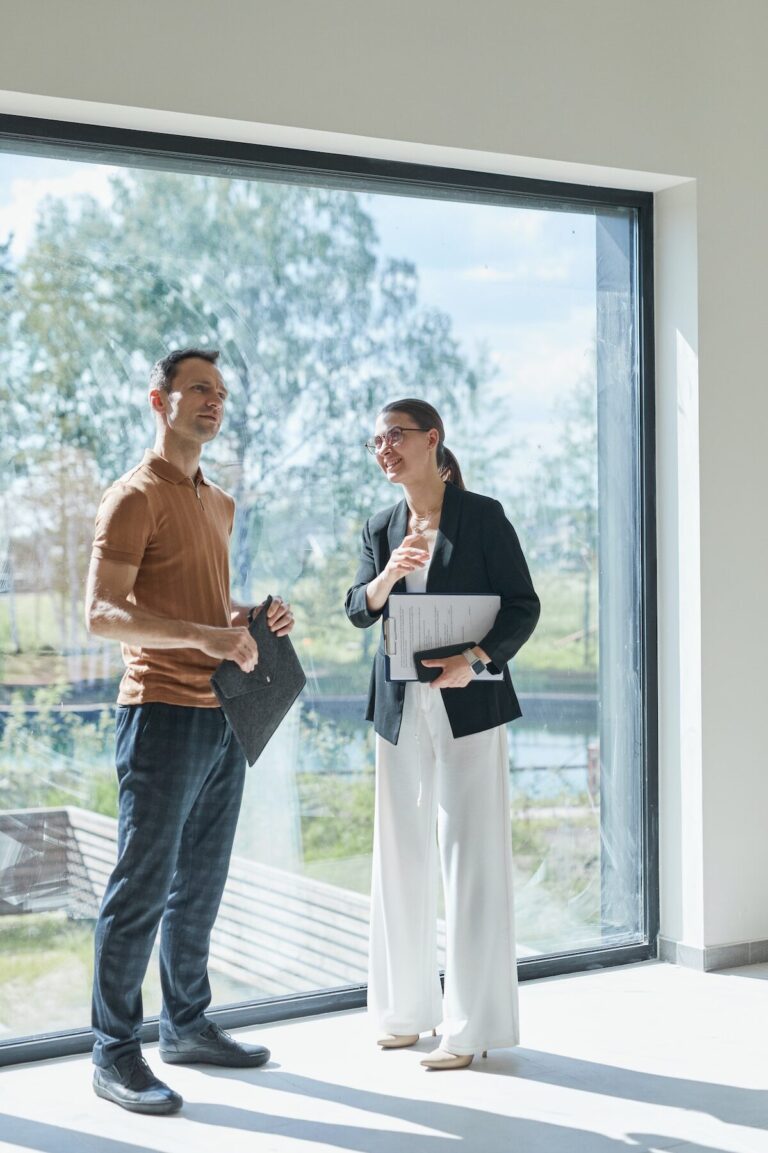 - 24 Quelle est la distinction entre un agent immobilier et un négociateur immobilier ?