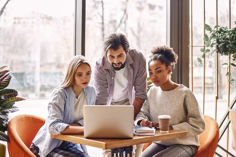 Verrière, combles… Les solutions pour agrandir son intérieur