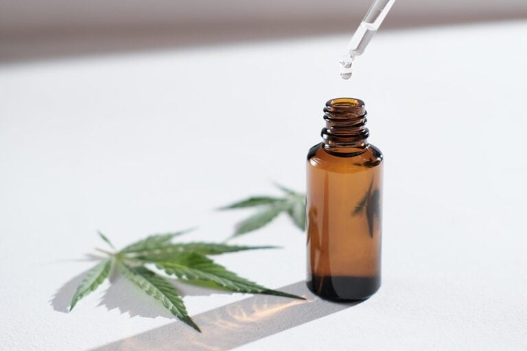 Différences entre CBD et THC : comment les distinguer ?