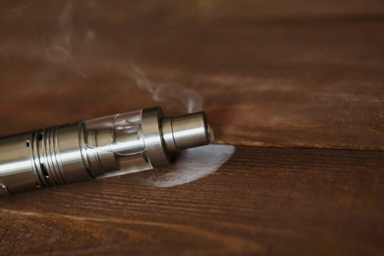 Quel modèle de cigarette électronique choisir pour les grands fumeurs ?
