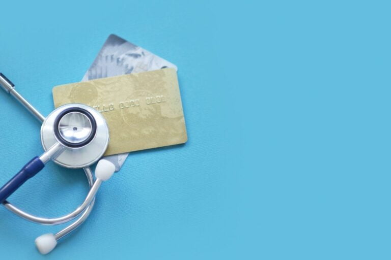 Hausse des taux : le crédit encore abordable, mais des conditions plus dures