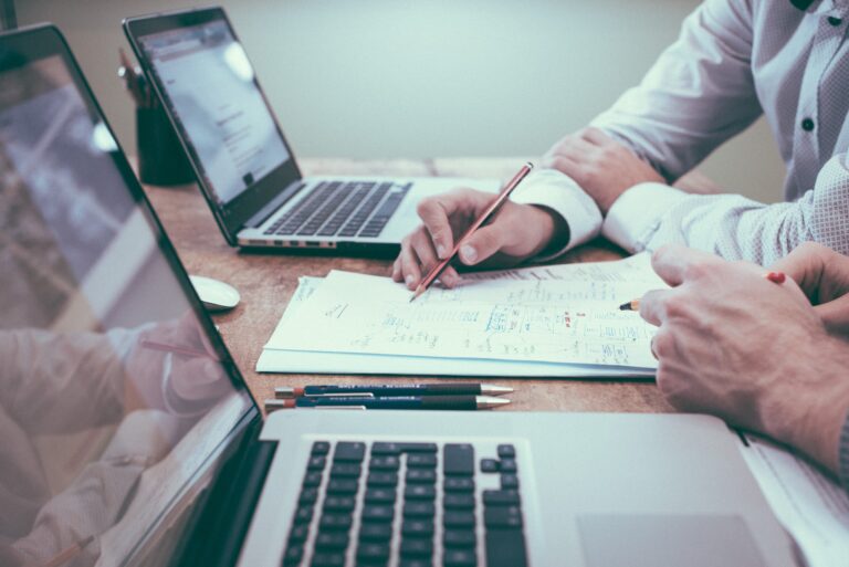 - 44 Les sites financiers considérés comme dangereux par l’AMF
