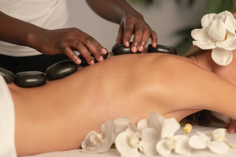 Massage à domicile, réflexologie plantaire : comment payer moins cher sa séance ?