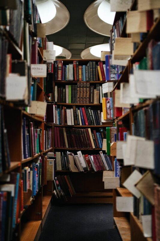 - 1 Où donner ses livres ? 12 pistes (et un bon plan !)