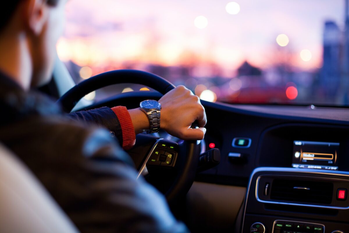 - 1 Location de voiture entre particuliers avec Ouicar : ça vaut le coup ?