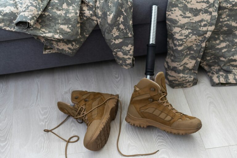 Jambe prothétique artificielle de soldat. 