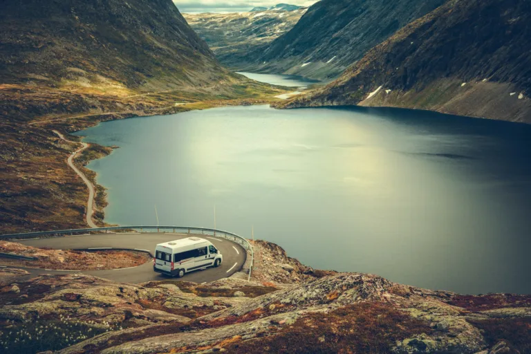 Road trip panoramique en camping-car.